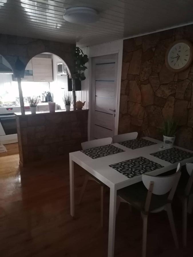 Domek W Slawie Przy Jeziorze Na Galerach Slawa Luaran gambar